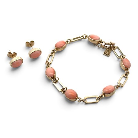 9Ct Coral Bracelet